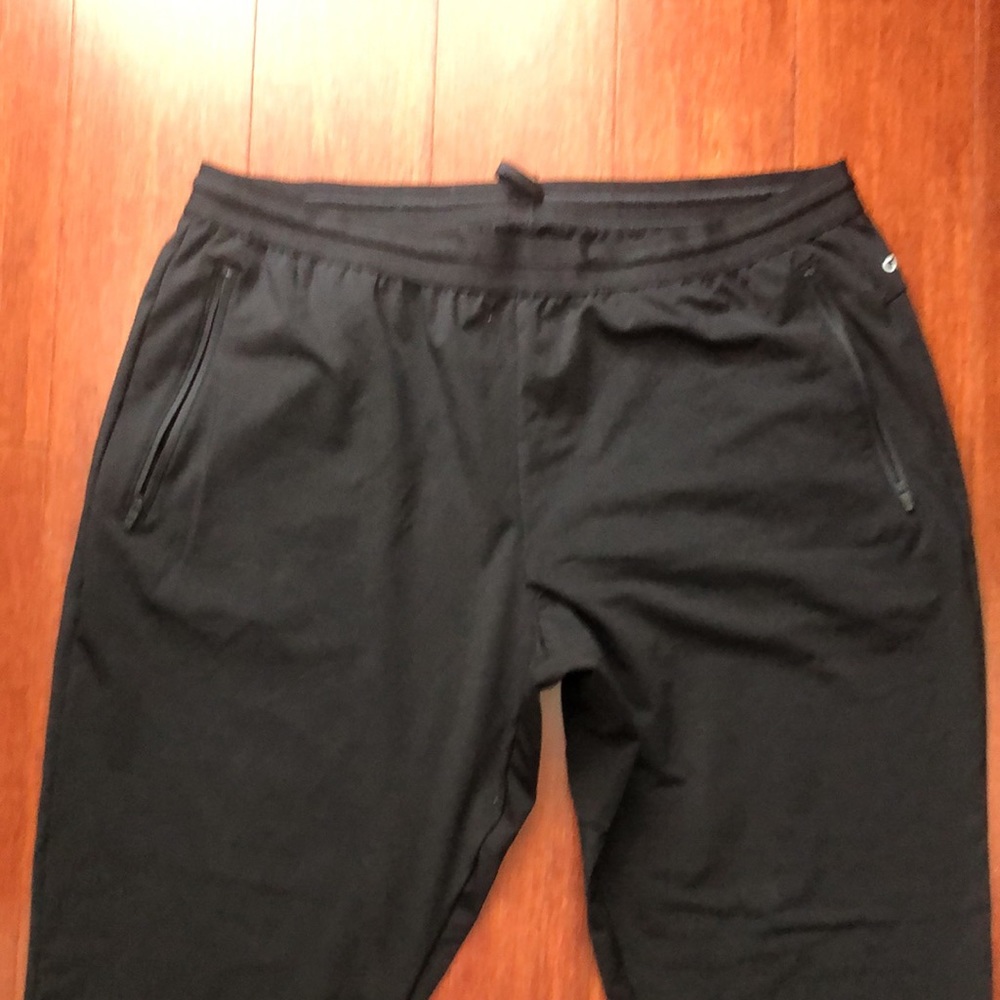 GapFit Men’s Training Joggers - Picture 8 of 9